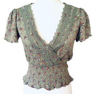 Elegant Crop Top V-neck Women Tank Size XS Pastel Green with Flowers Butterflies